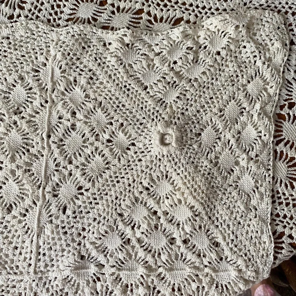 Vintage Handmade Crochet Tablecloth White Floral 3D Camelia Cottage Provence